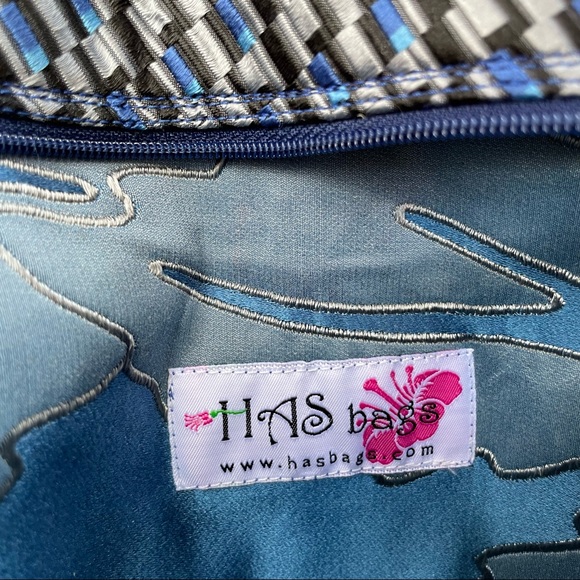 HASbags🇺🇸Reversible Leather/Fabric Flip Crossbody Bag - Picture 7 of 7